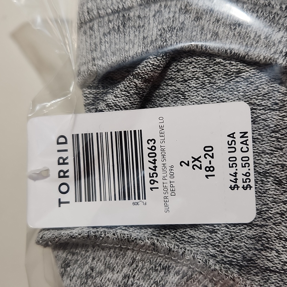 NWT TORRID TEE PLUSH STAR PRINT - SUPER SOFT  SHORT SLEEVE - LOUNGE TEE - Picture 5 of 7